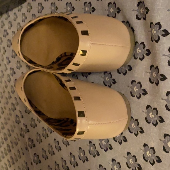 Flats - Picture 5 of 6